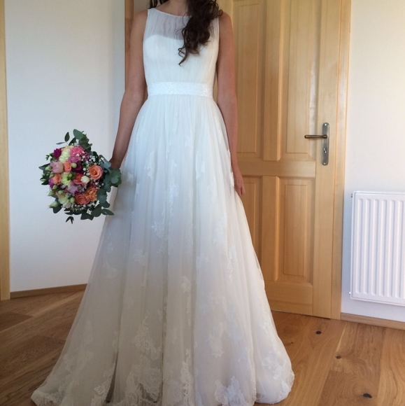 Pronovias "Oceania" wedding dress - Picture 7 of 7